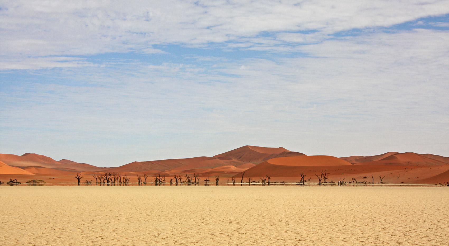 Blick auf Deadvlei von hinten Blick auf Deadvlei von hinten