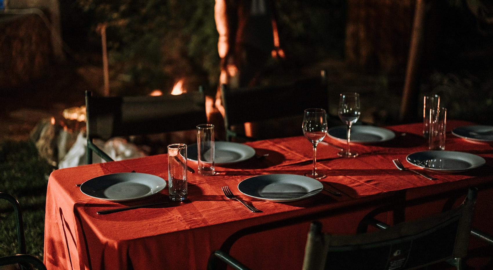 Abendessen auf einer Campingsafari in Namibia