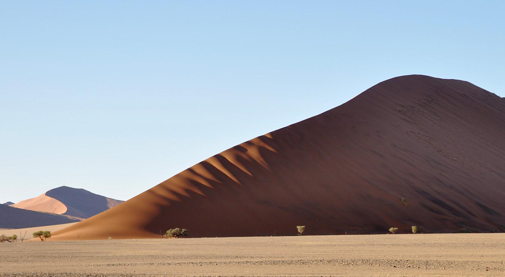 A landscape picture of the dunes of Sossuvlei. 